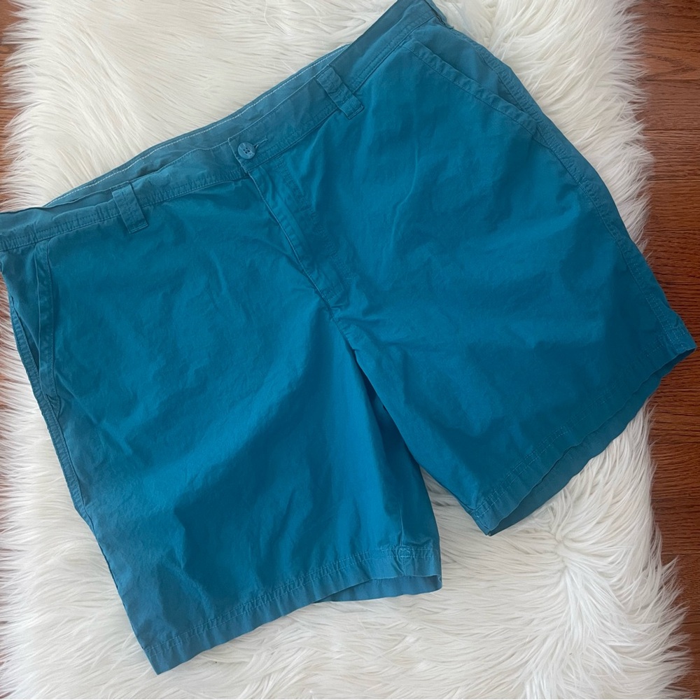 Columbia Cotton Chino Shorts Size 40 8” Inseam Flat Front Blue
